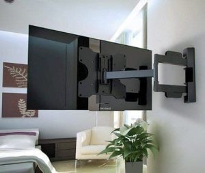 розмістити телевізор на стіні